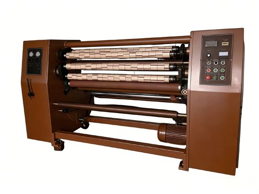 Glatte pneumatische Spannungskontrolle Klebebandmachmaschine für die OPP-Bandverarbeitung